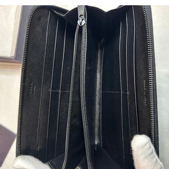 Black Prada tessuto nylon zip around wallet - Picture 7 of 16